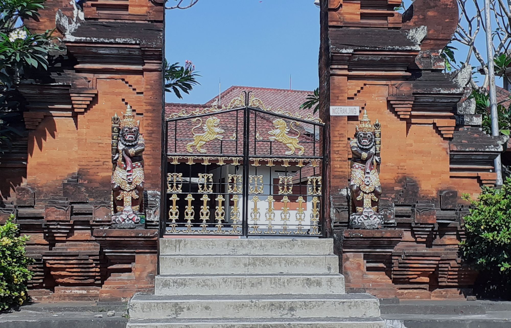 Mengenal Dwarapala, Patung Penjaga Tempat Suci di Bali