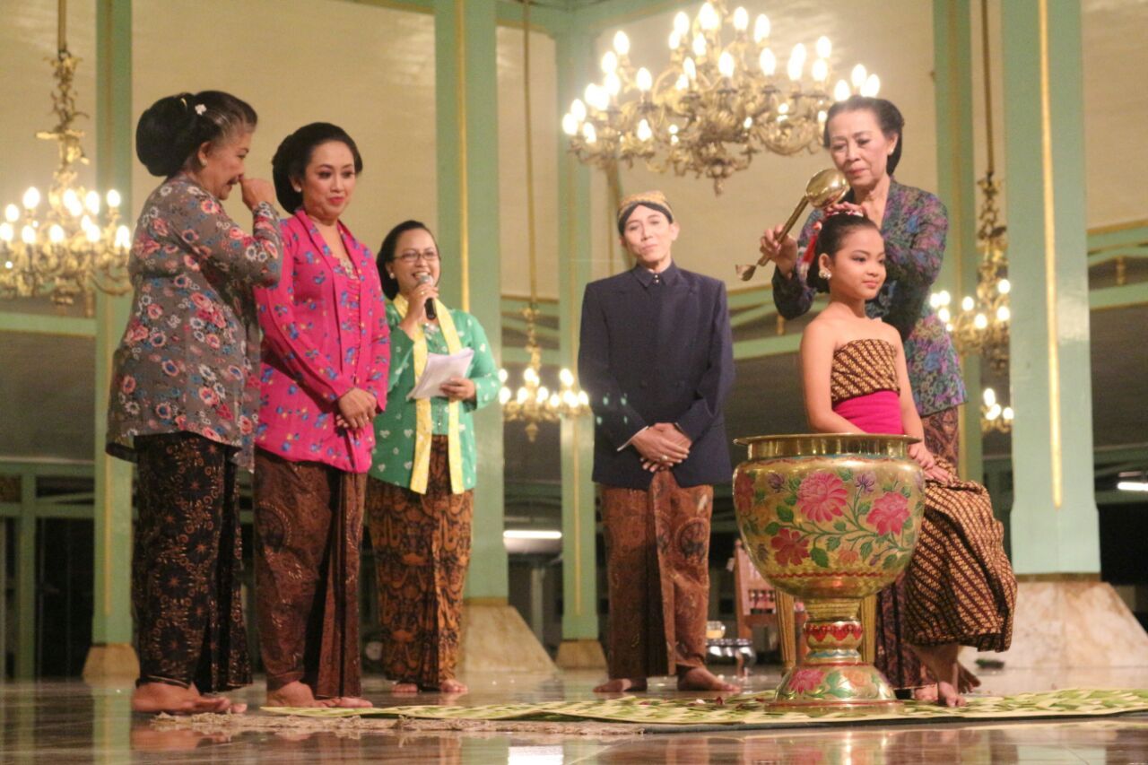 Berkenalan dengan Tetesan: Tradisi Sunat untuk Anak Perempuan Jawa